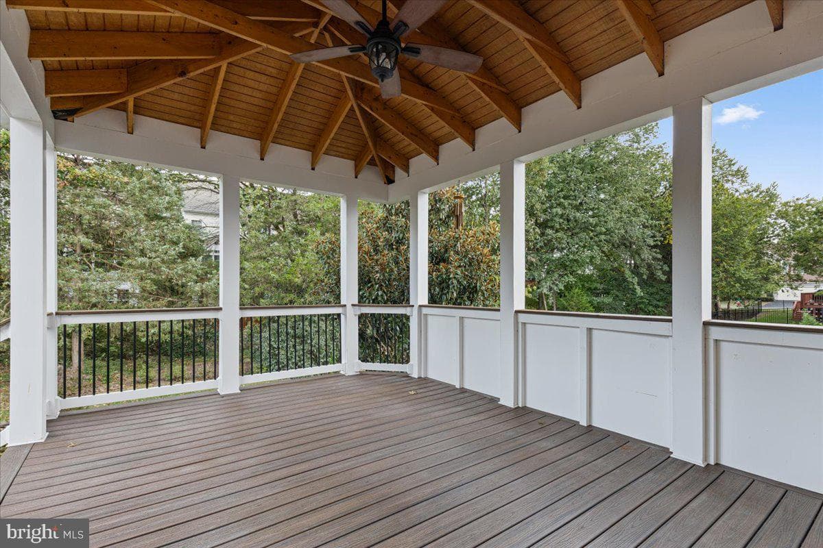 26105 Springdale Drive photo 8