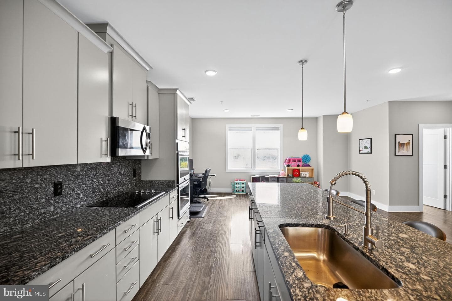44852 Tiverton Square photo 6