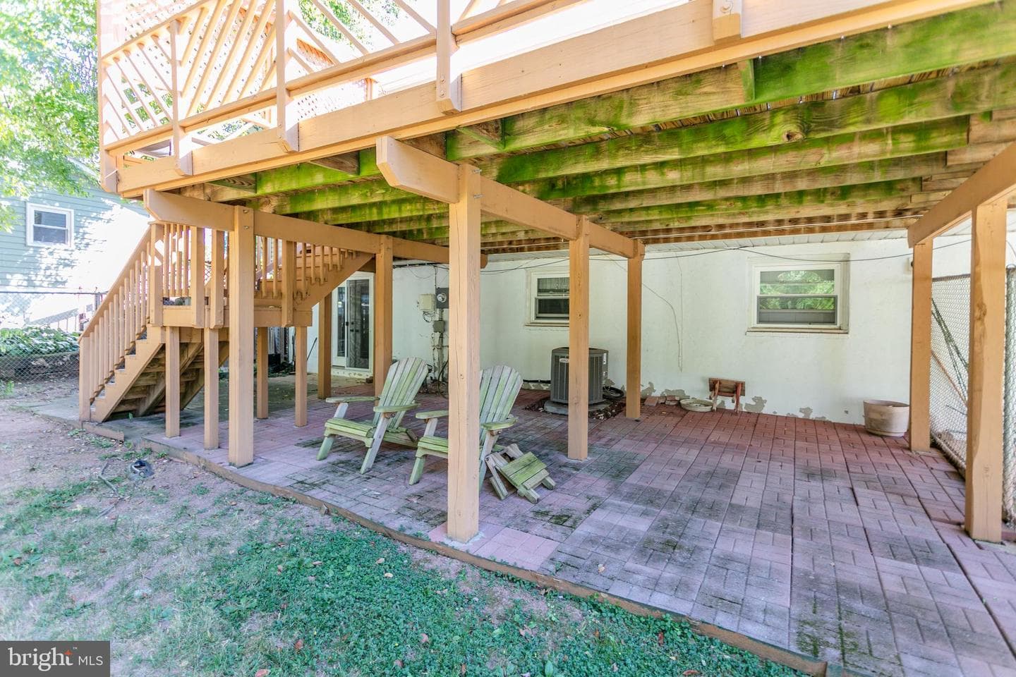 905 W Poplar Road photo 2