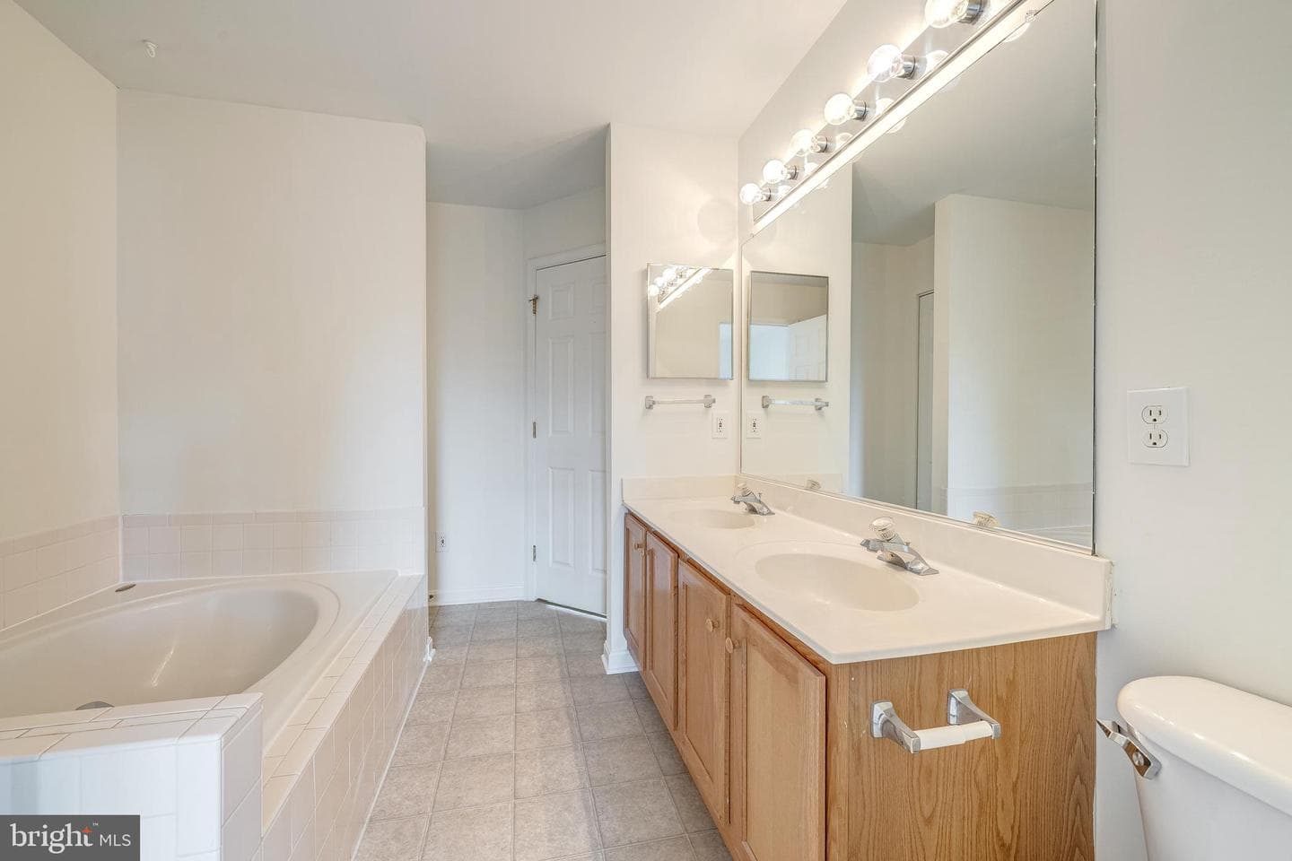 43539 Kiplington Square photo 22