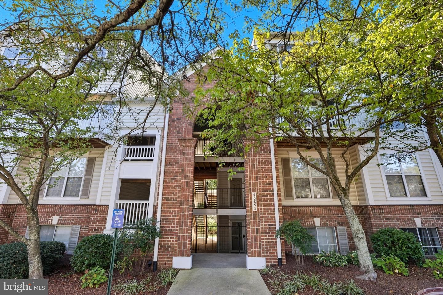 46895 Eaton Terrace #300 photo 2