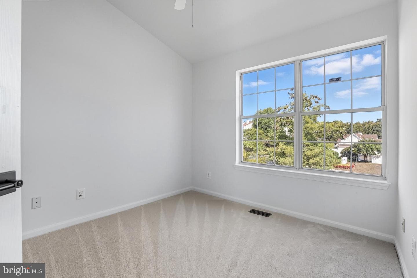 46895 Eaton Terrace #300 photo 21