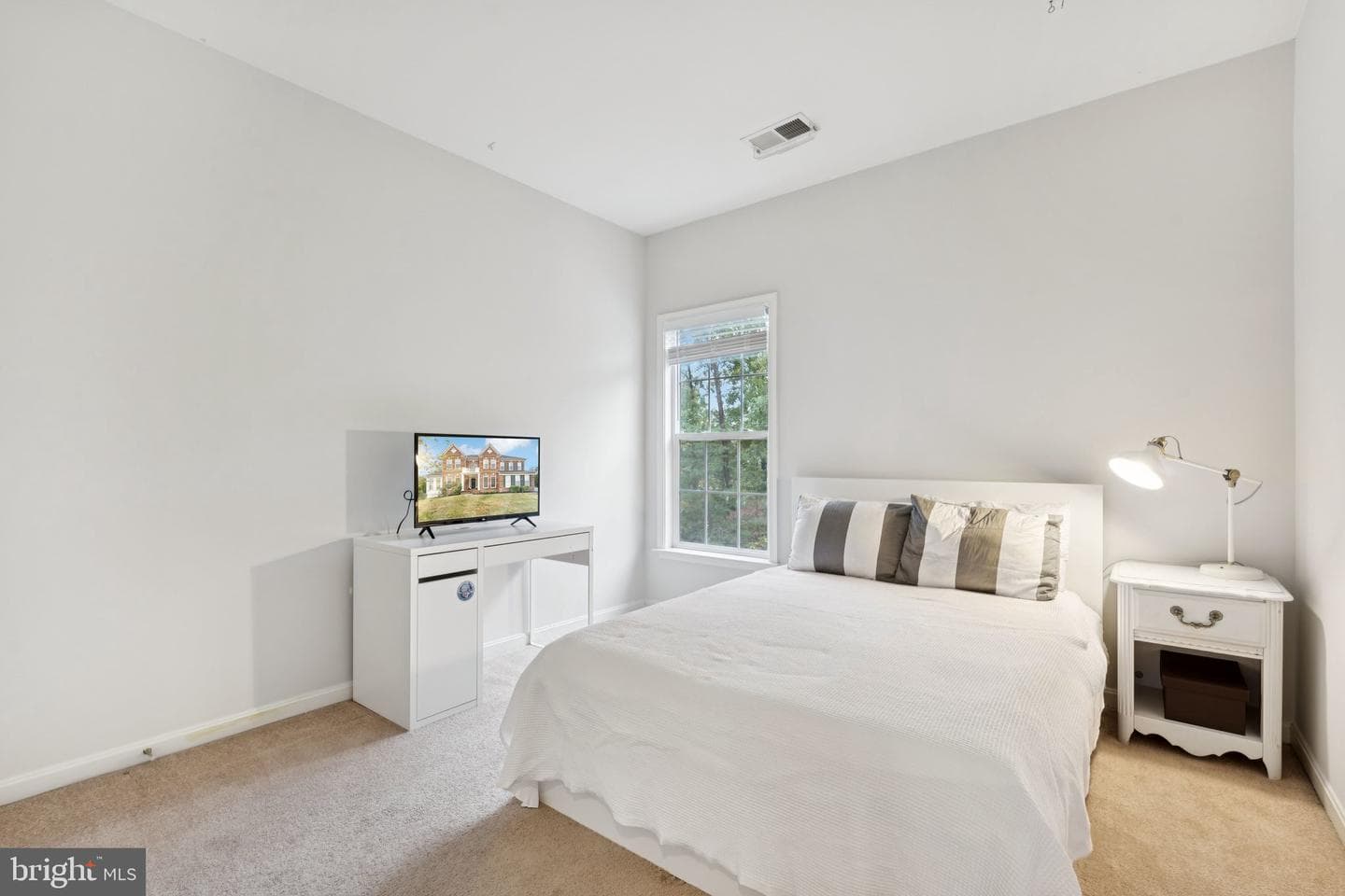 25083 Kingscote Court photo 20