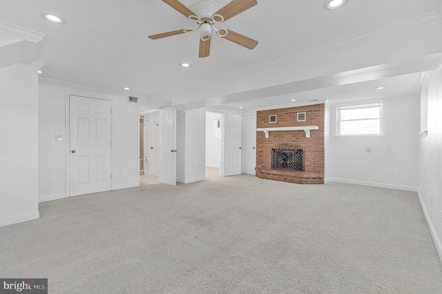 400 E Poplar Road photo 25