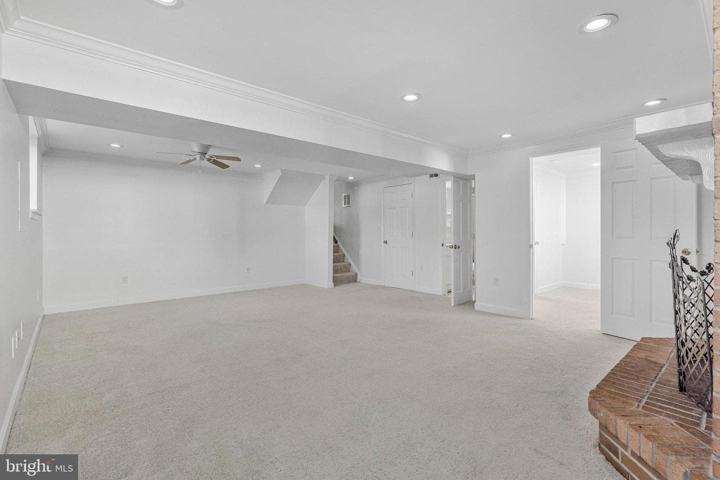 400 E Poplar Road photo 26