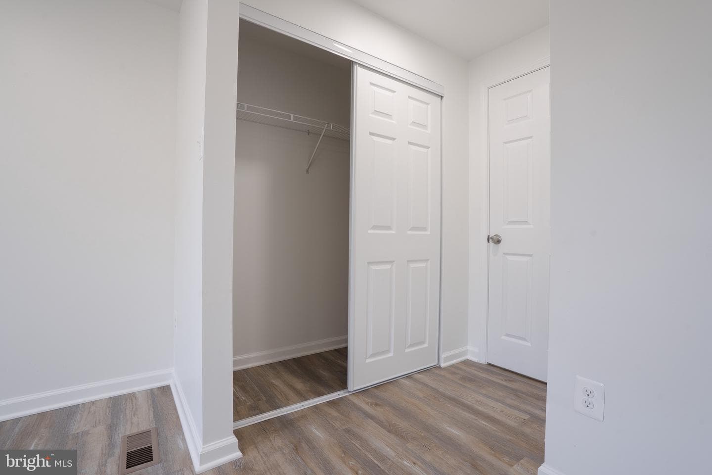 112 Argus Place photo 24