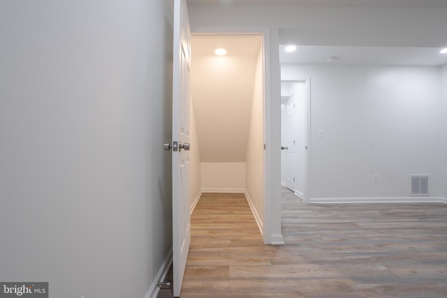 112 Argus Place photo 28