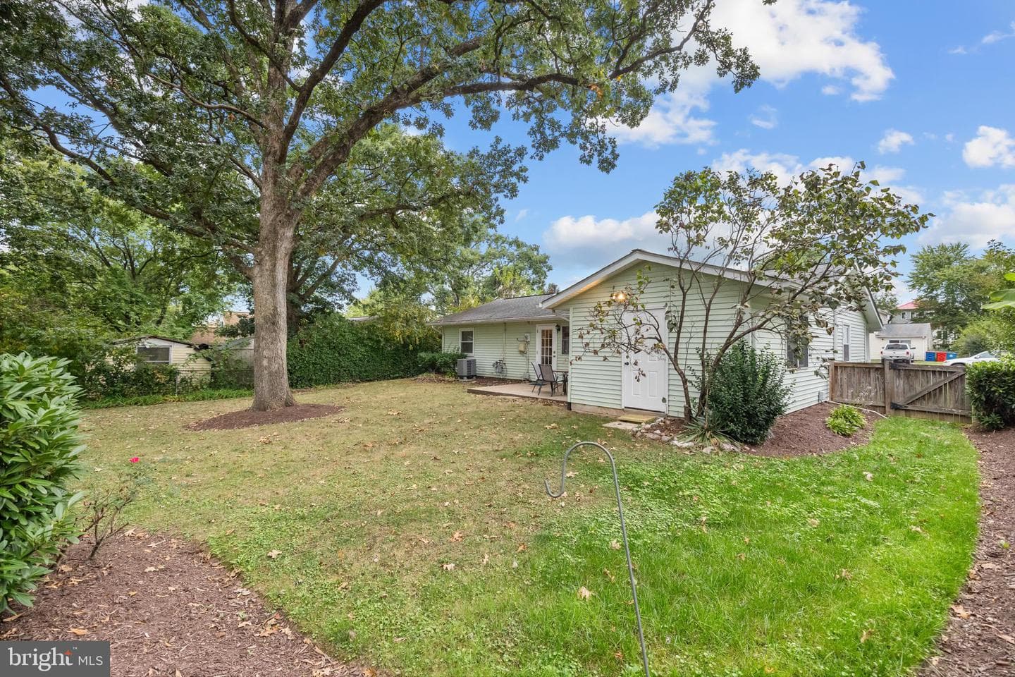 108 N Alder Avenue photo 30