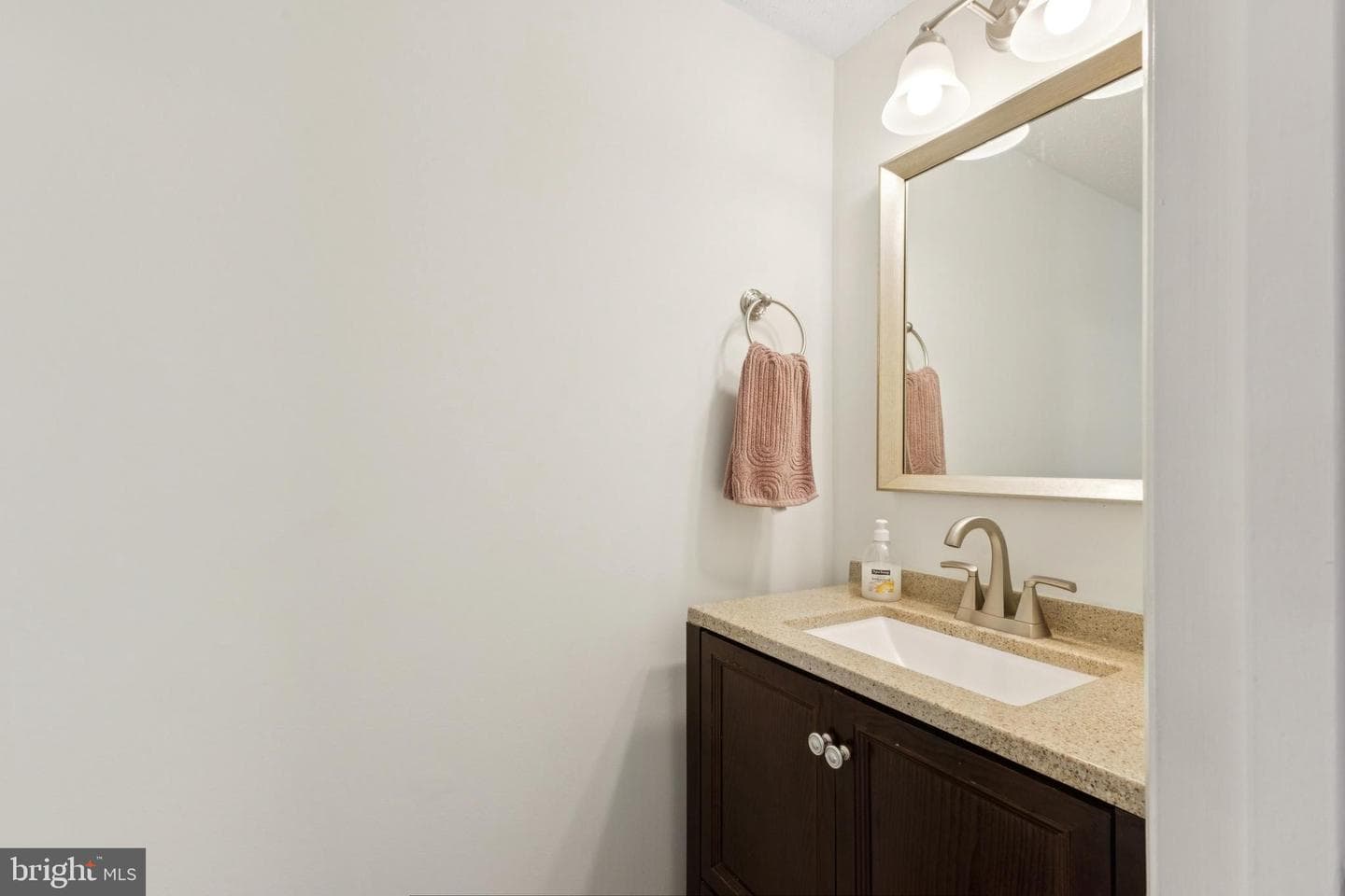 32 Regis Circle photo 13