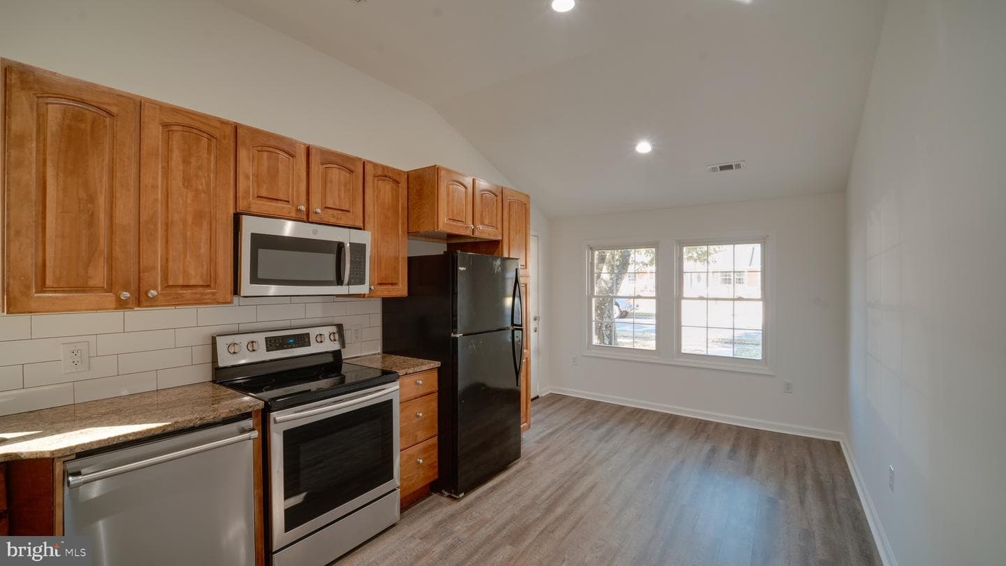312 E Gordon Street photo 24