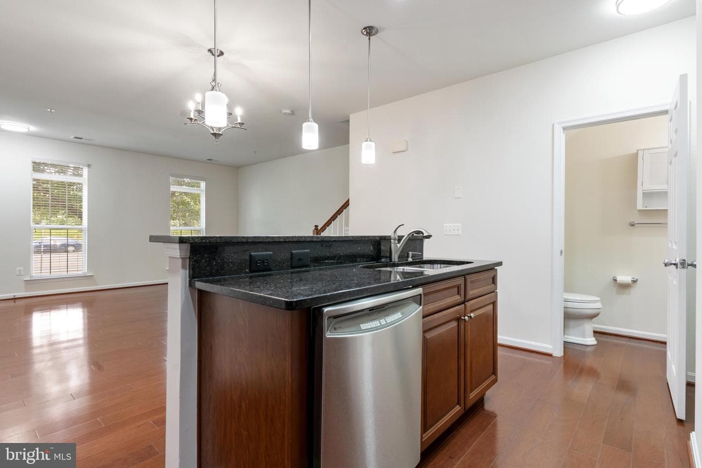 43841 Centergate Drive photo 8