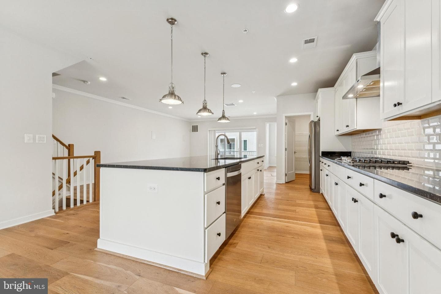 43186 Mongold Square photo 12