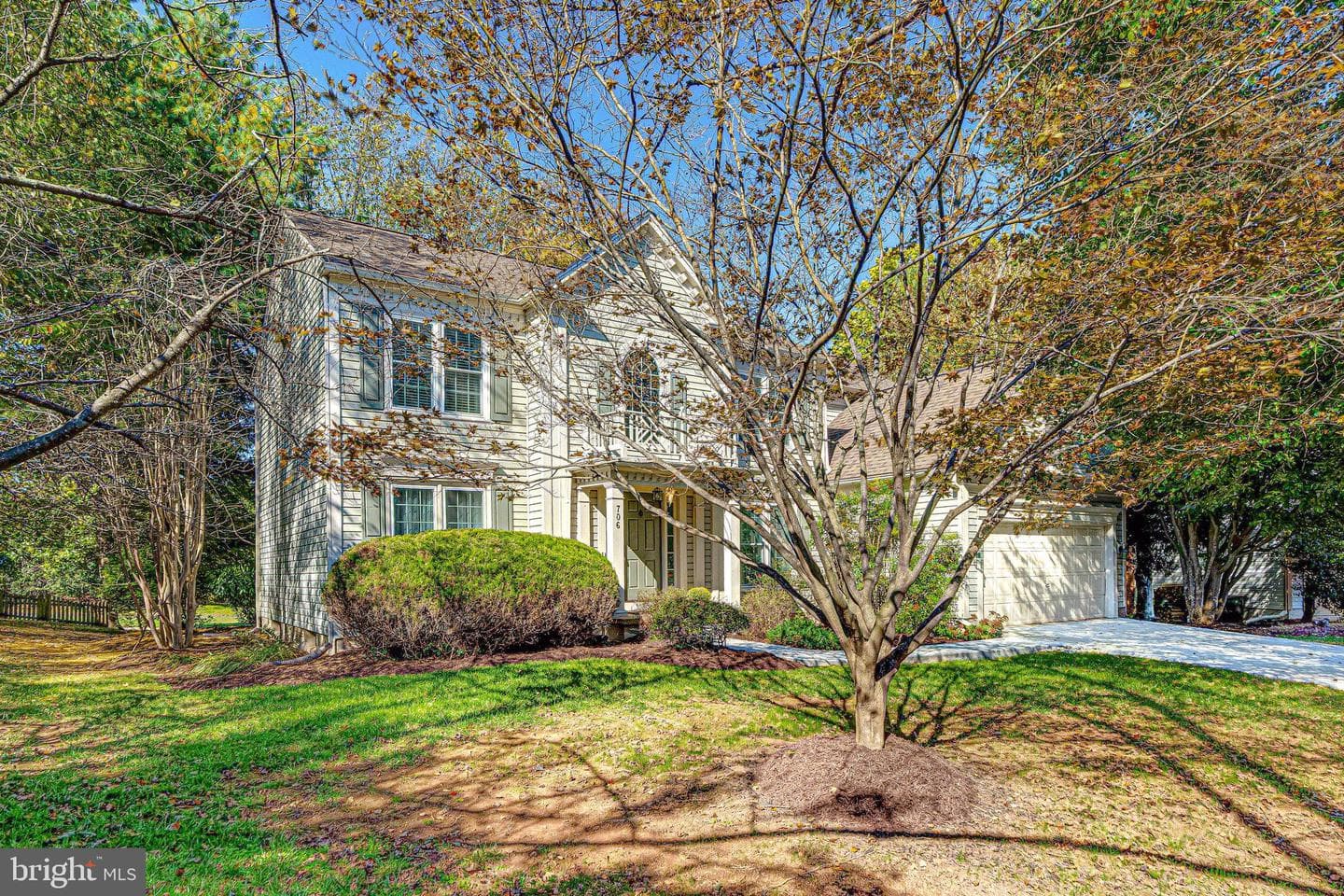 706 Amber Court NE photo 3