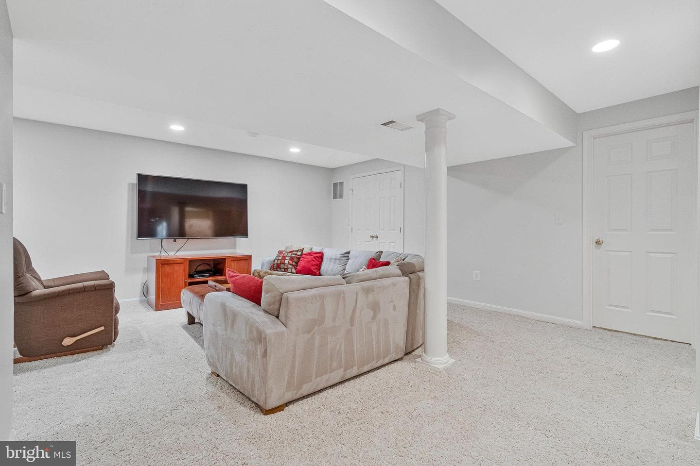 706 Amber Court NE photo 51