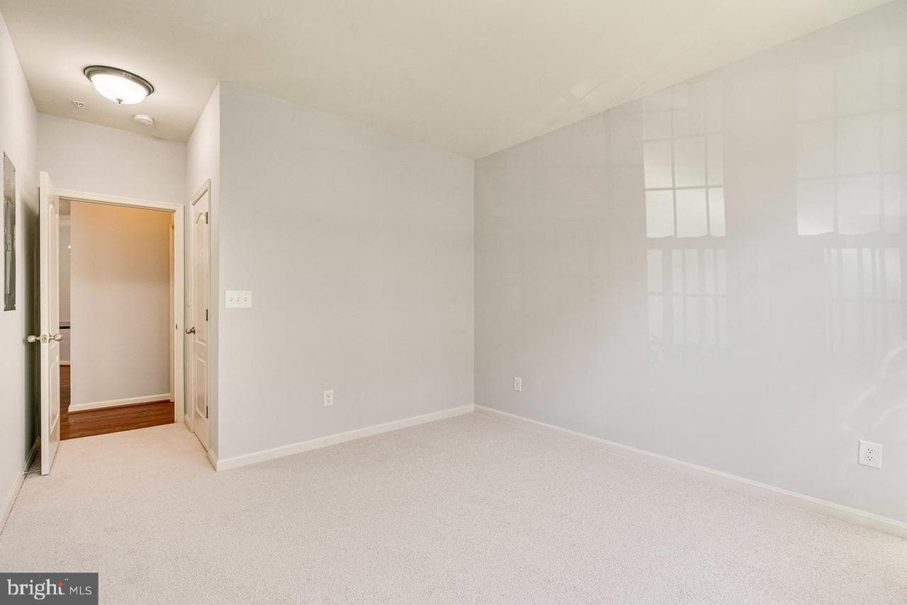 24701 Byrne Meadow Square #100 photo 15