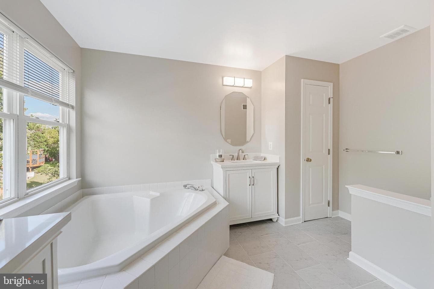 43756 Woodworth Court photo 31