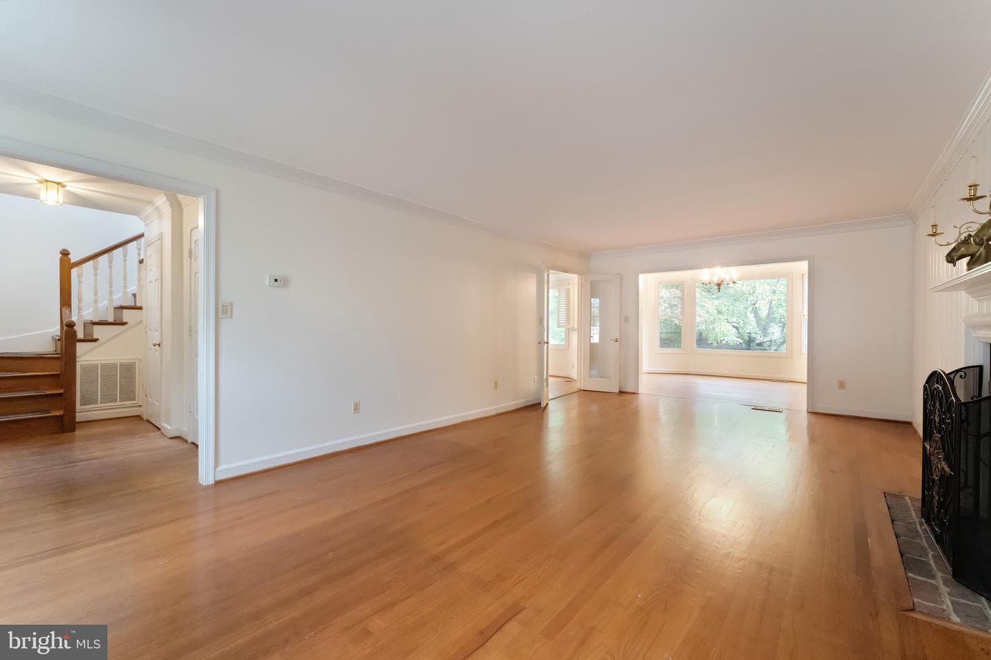 3 Meadowbrook Court S photo 4