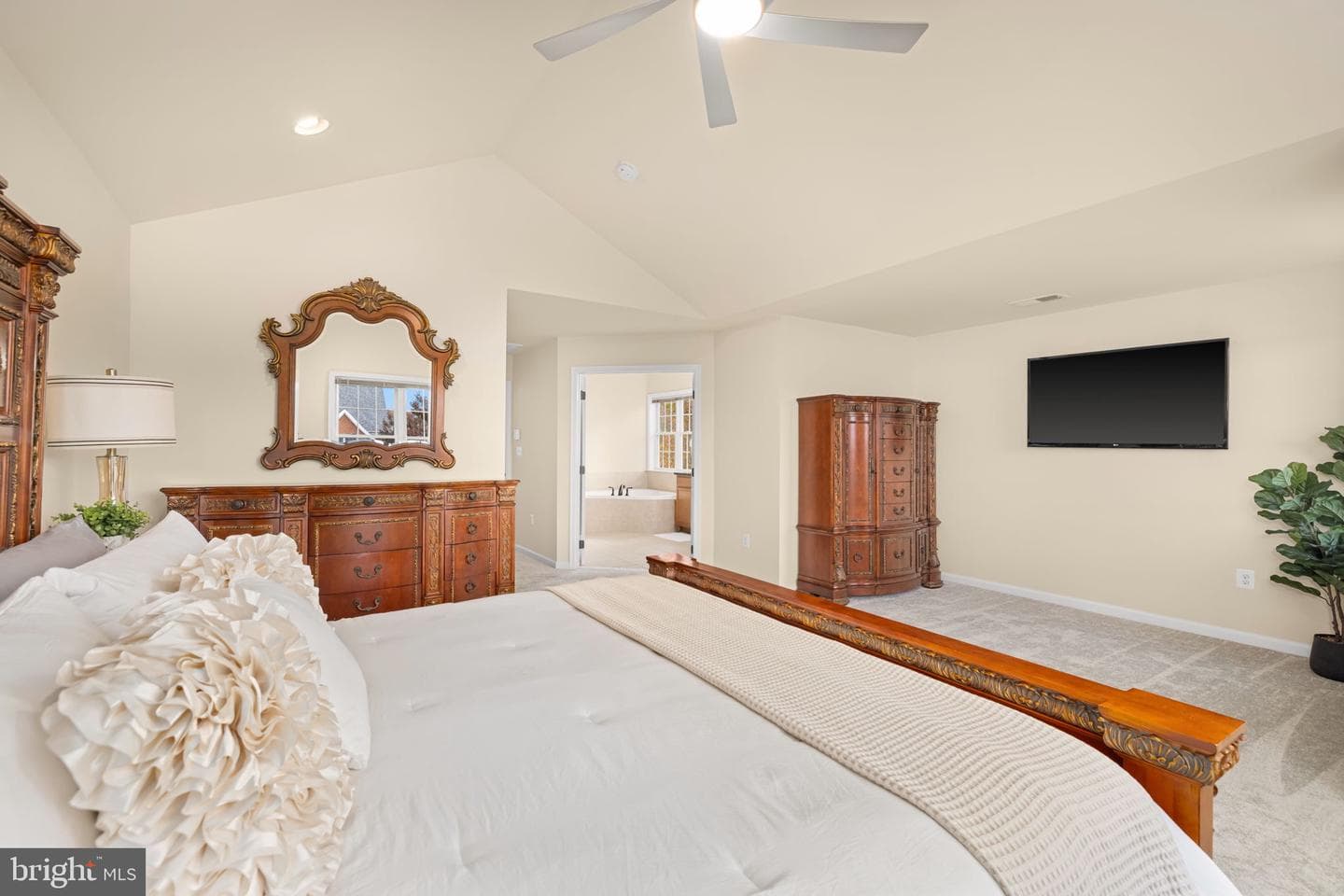23158 Glenorchy Court photo 36