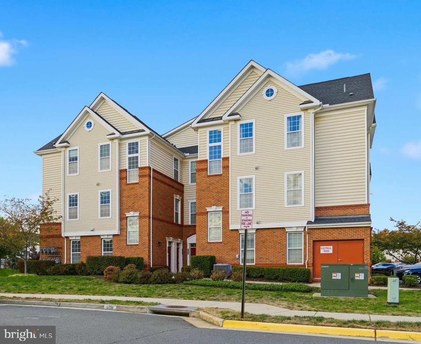 23297 Southdown Manor Terrace #105 photo 4