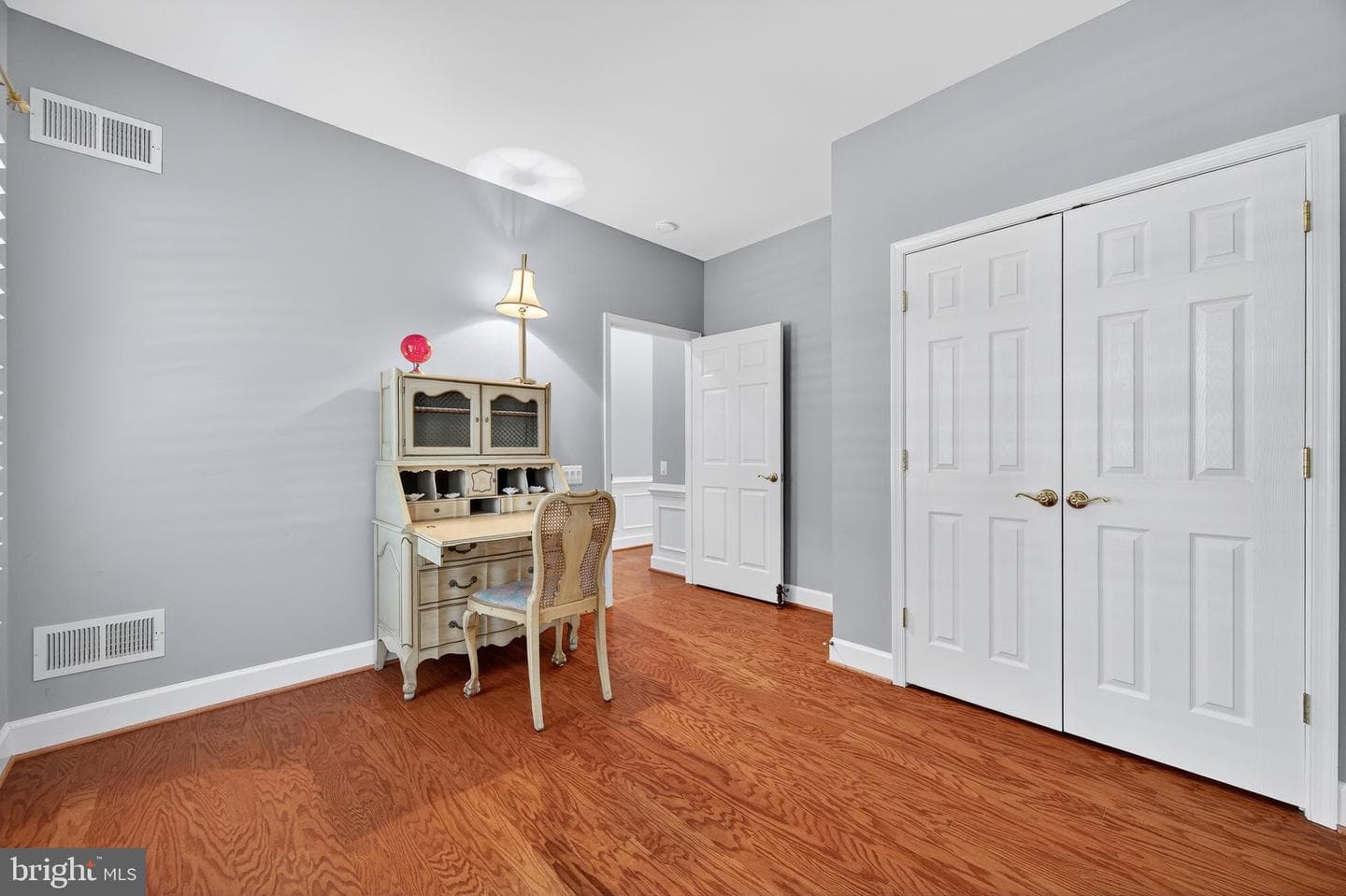 44489 Maltese Falcon Square photo 38