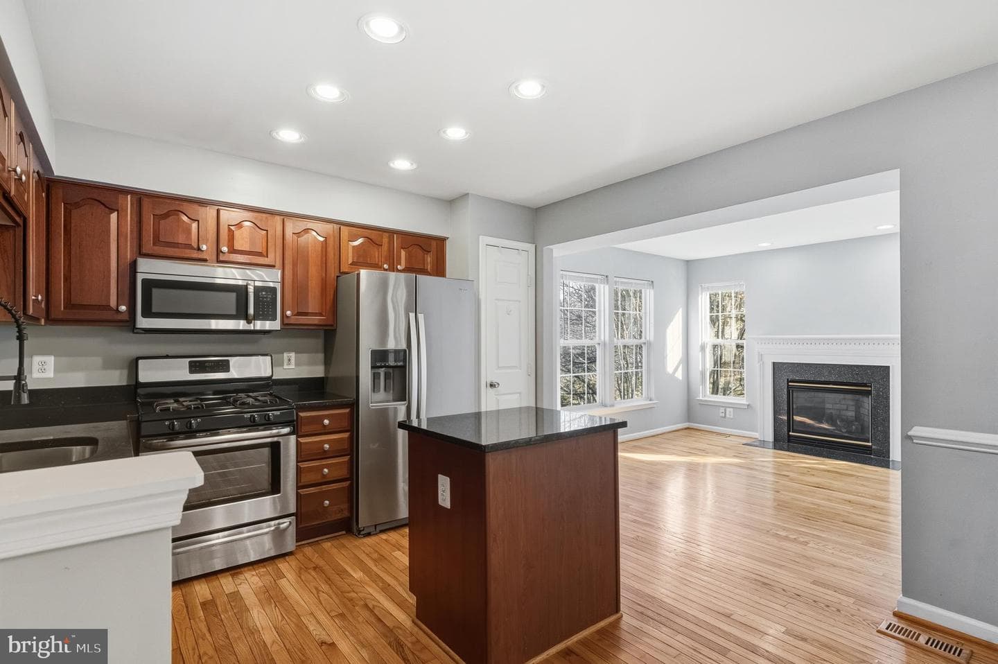 134 Shirley Square SE photo 14