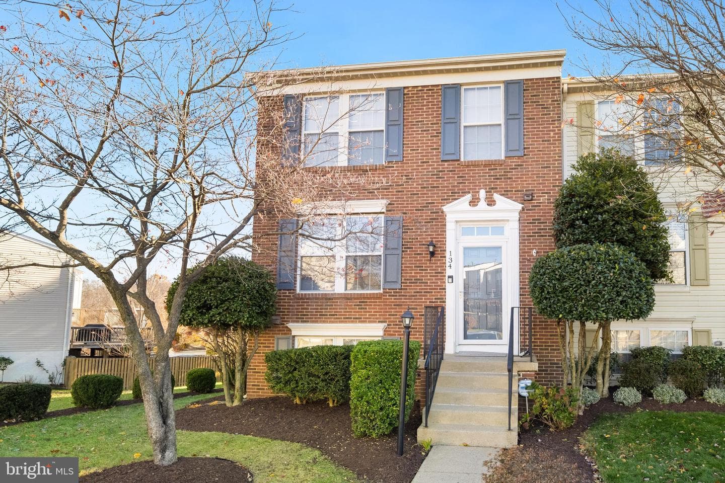 134 Shirley Square SE photo 2