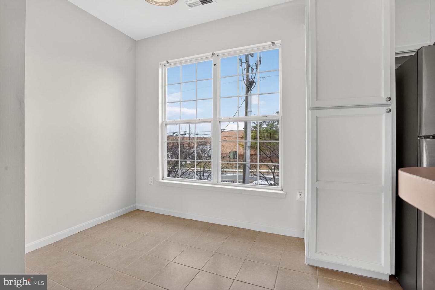 22976 Fontwell Square photo 4