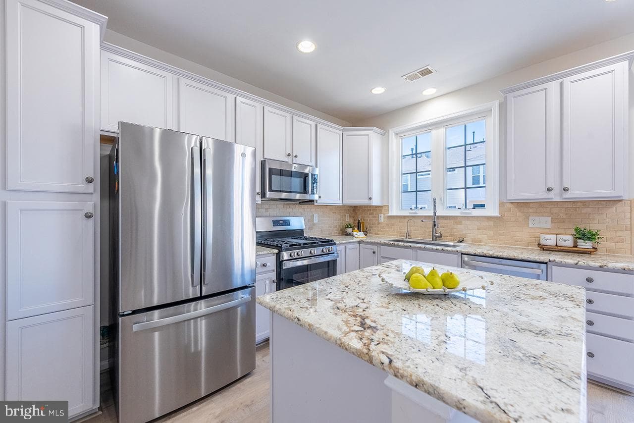 20657 Maitland Terrace photo 14