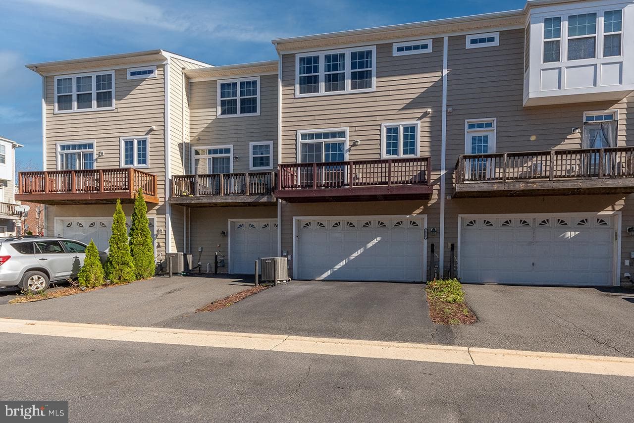 20657 Maitland Terrace photo 35
