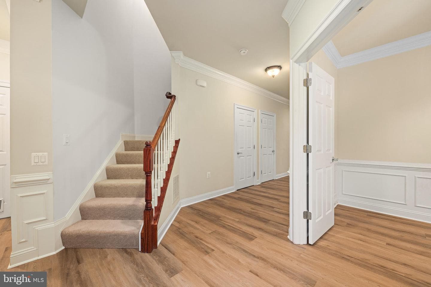 20432 Island West Square photo 4