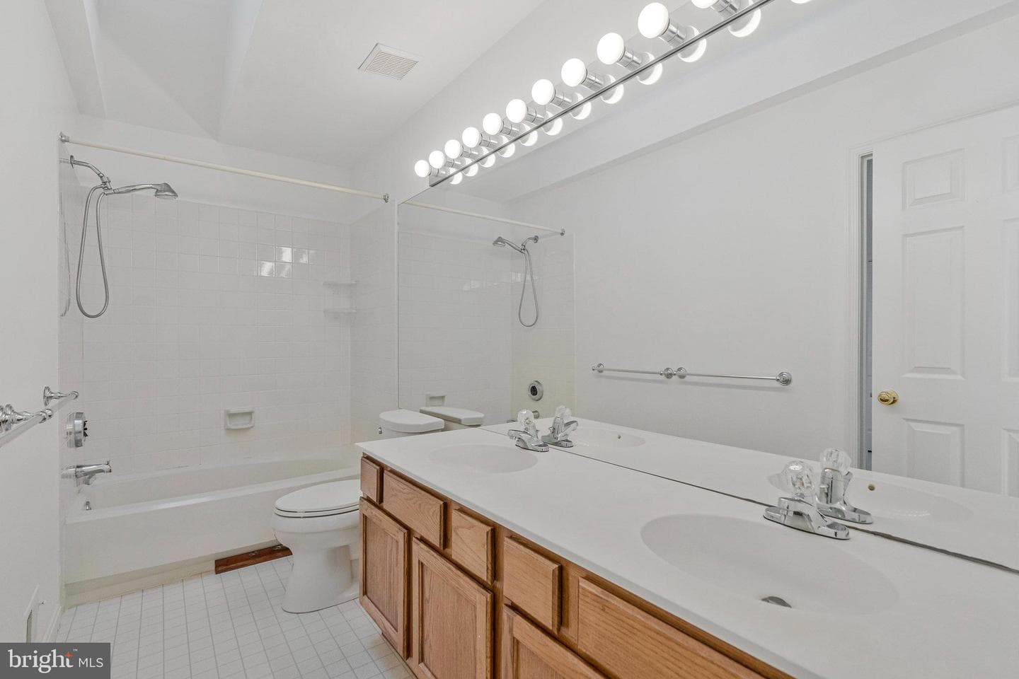 714 Clairmont Court NE photo 33