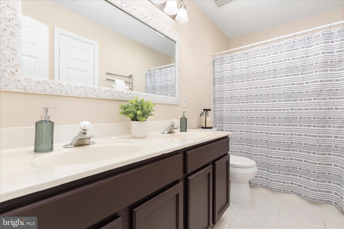 21314 Lord Nelson Terrace photo 22