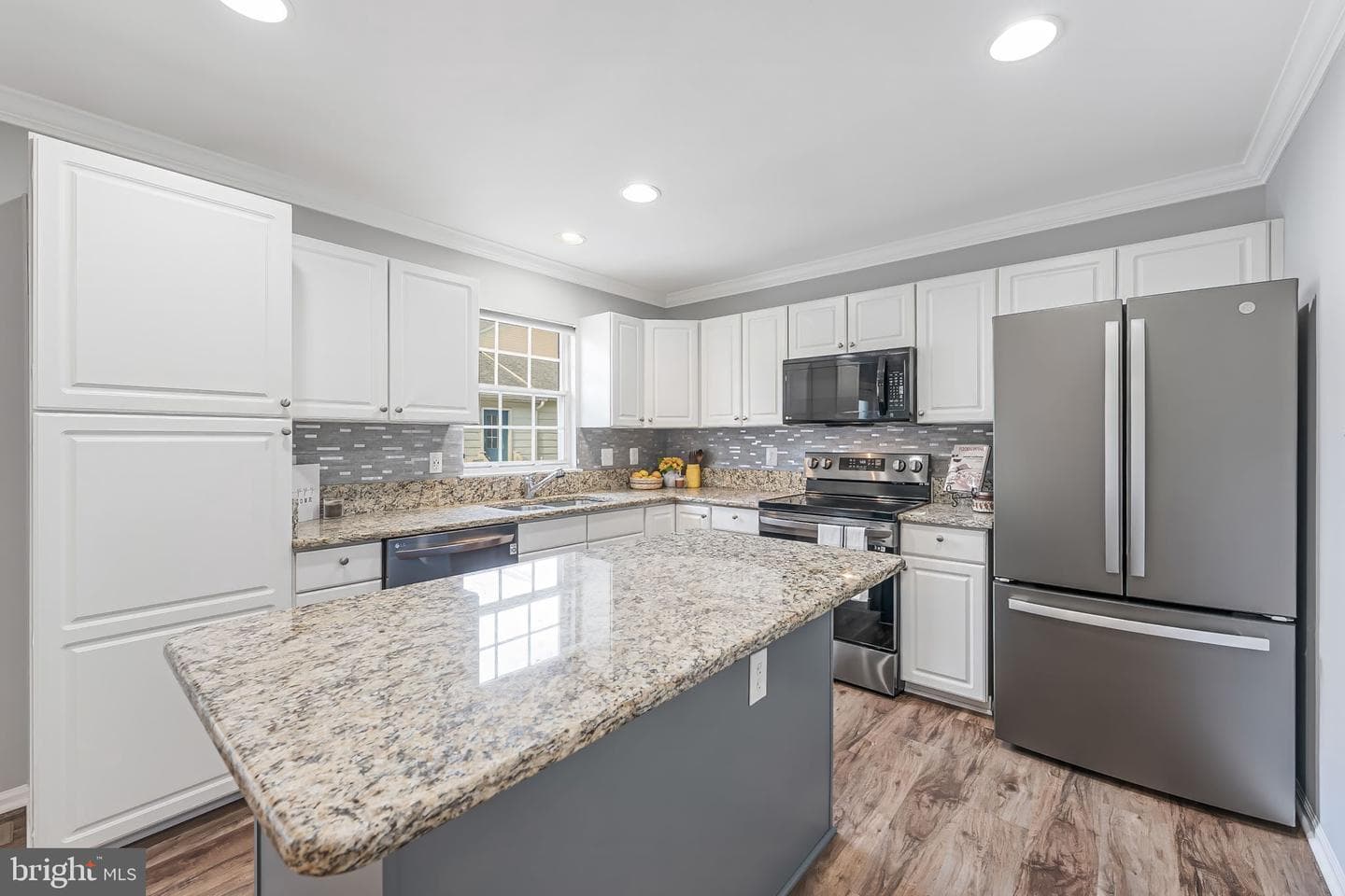 20419 Charter Oak Drive photo 17