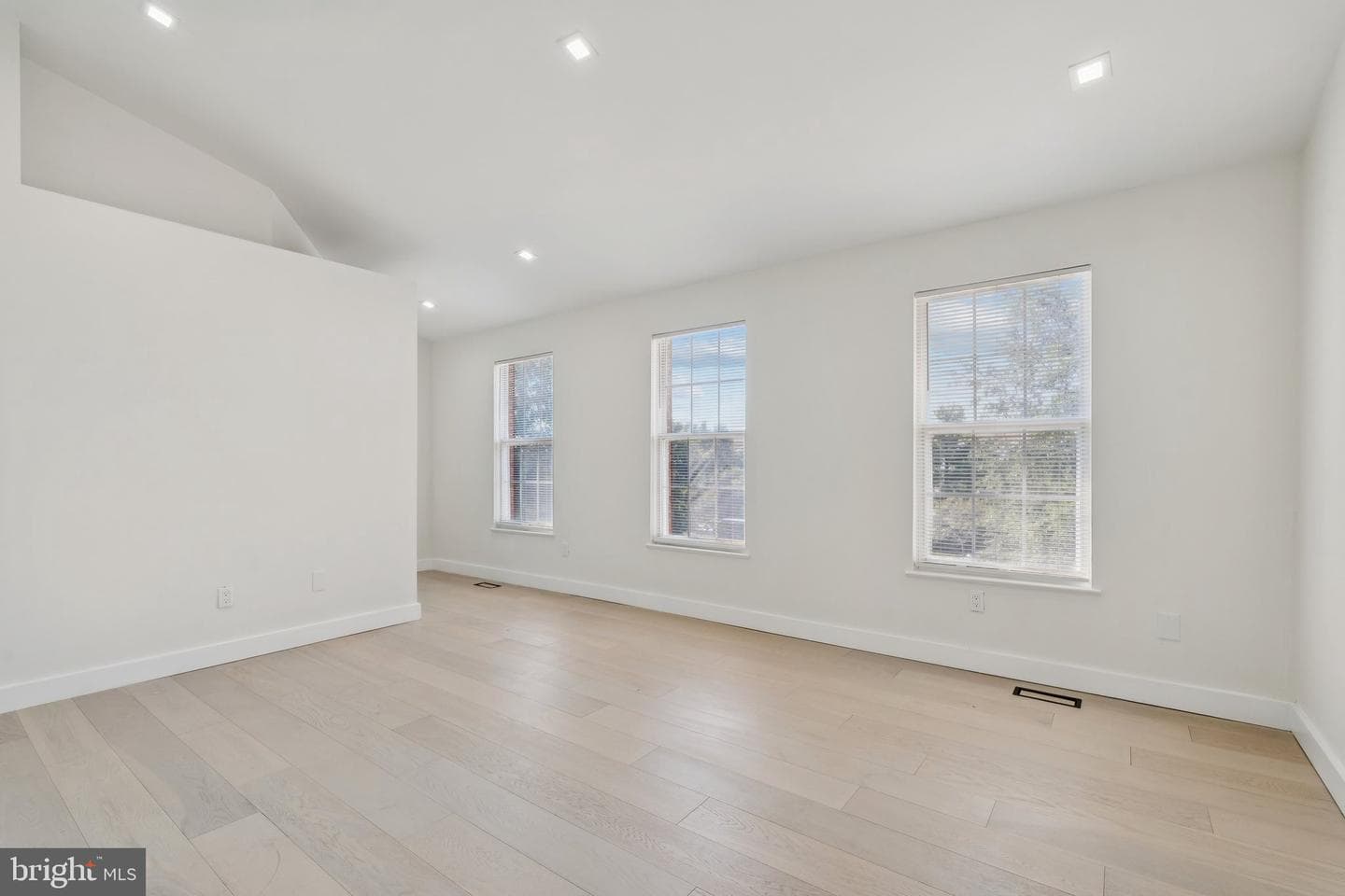 43501 Postrail Square photo 19