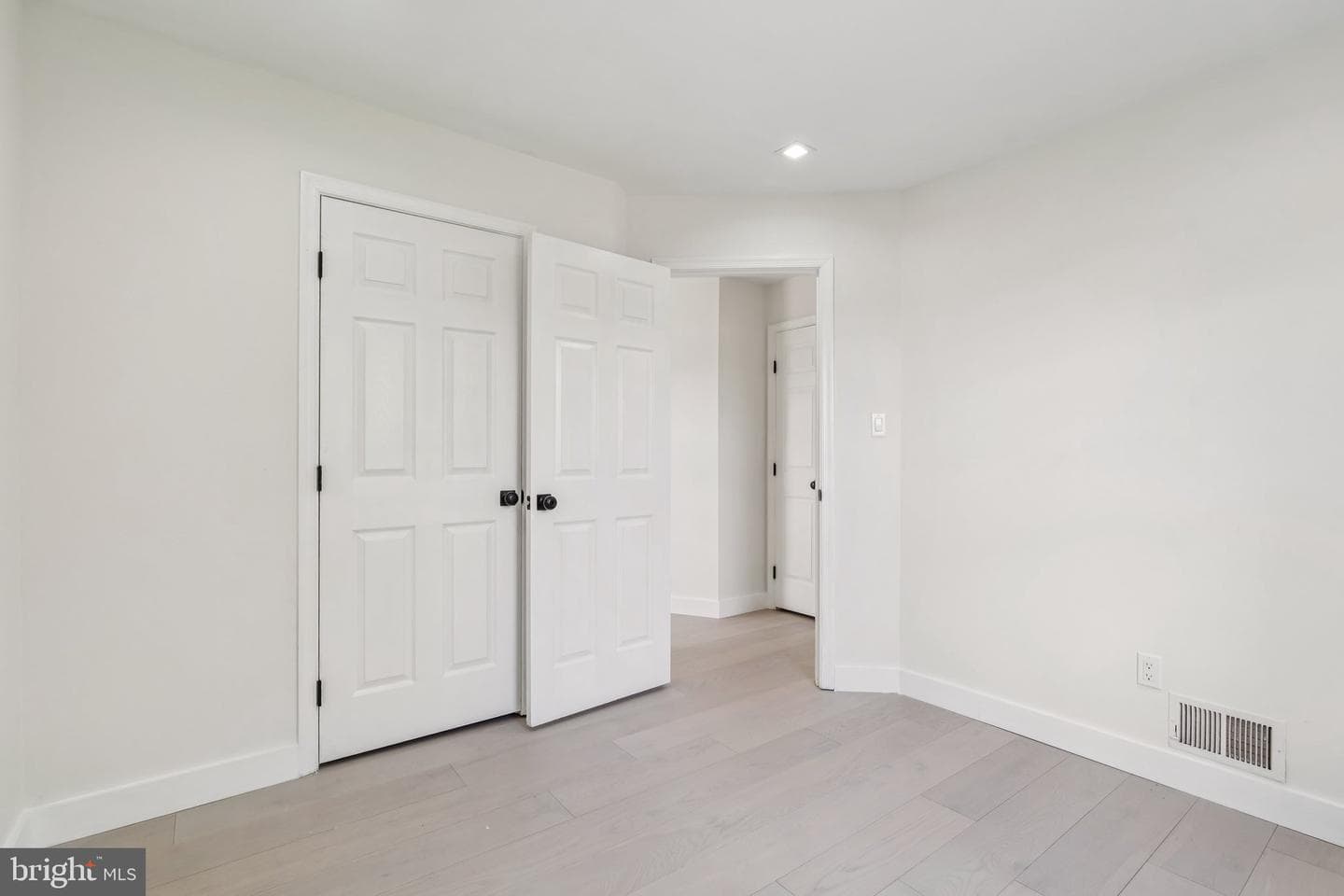 43501 Postrail Square photo 26