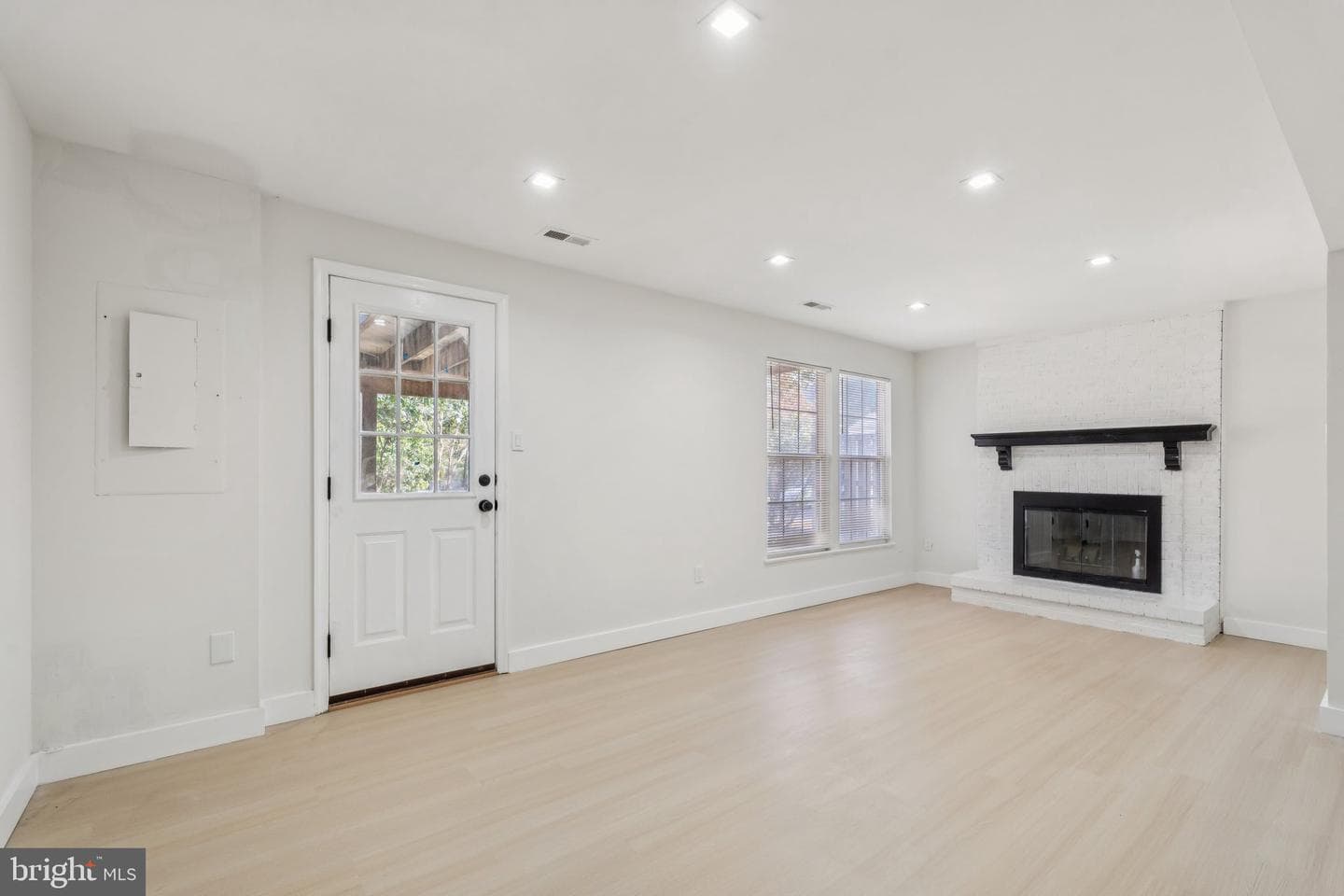 43501 Postrail Square photo 31
