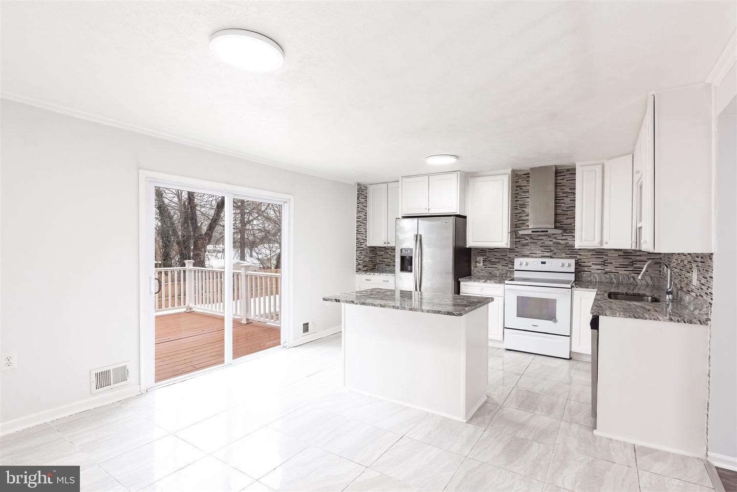 122 Mayfair Drive NE photo 17