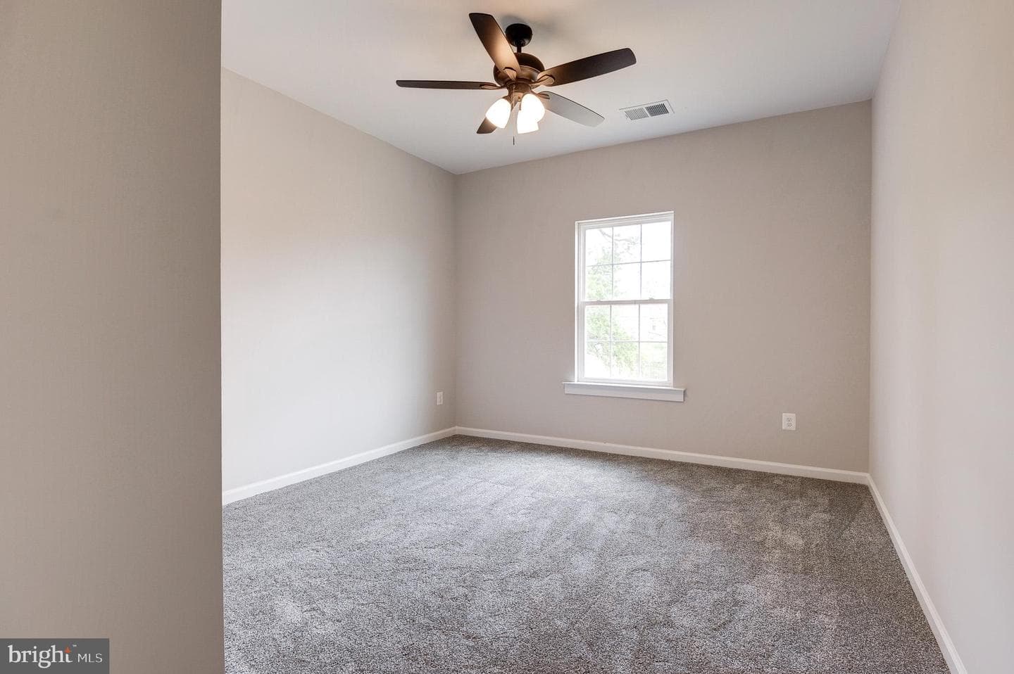 40 N Berlin Pike photo 28