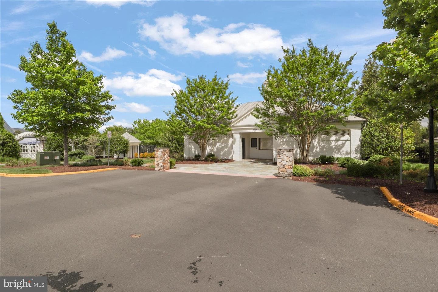 23698 Heather Mews Drive photo 58