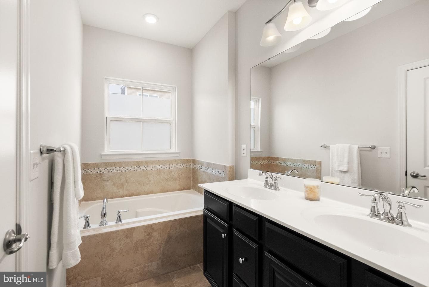 41688 Mcmonagle Square photo 41