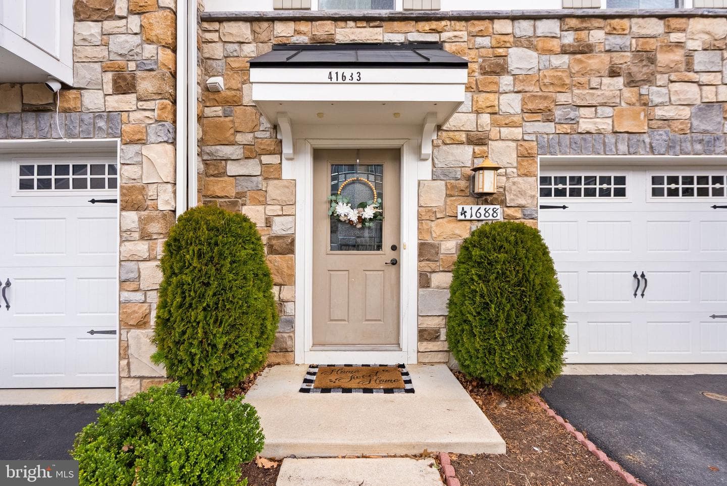 41688 Mcmonagle Square photo 8