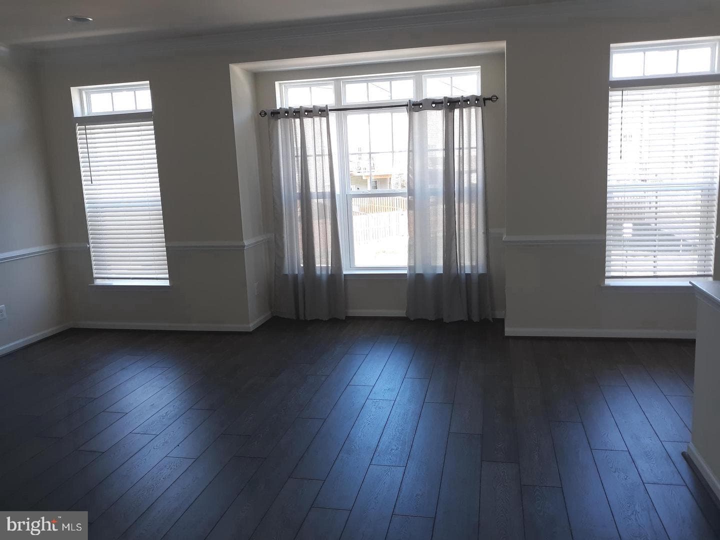 220 Apsley Terrace photo 4