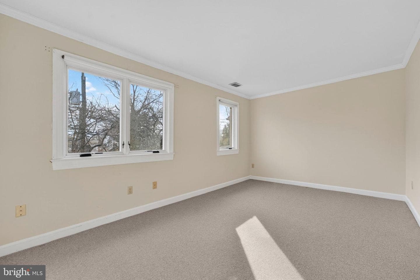 212 E Marshall Street photo 13