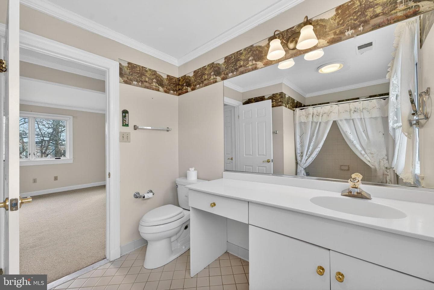 212 E Marshall Street photo 15