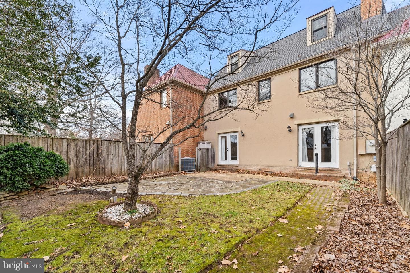 212 E Marshall Street photo 26