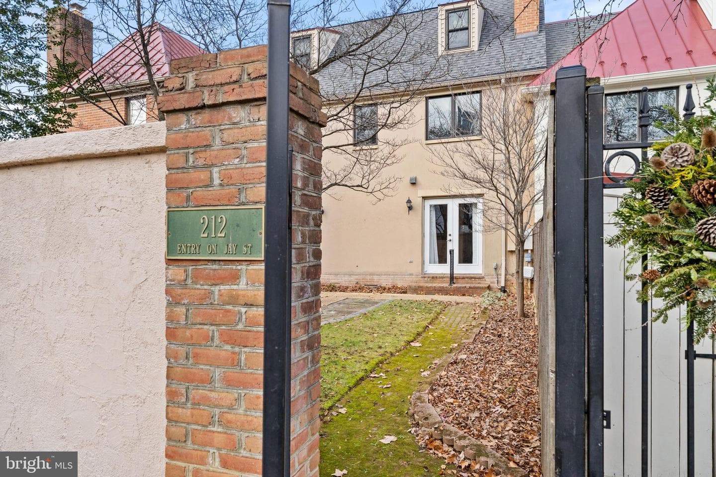 212 E Marshall Street photo 28