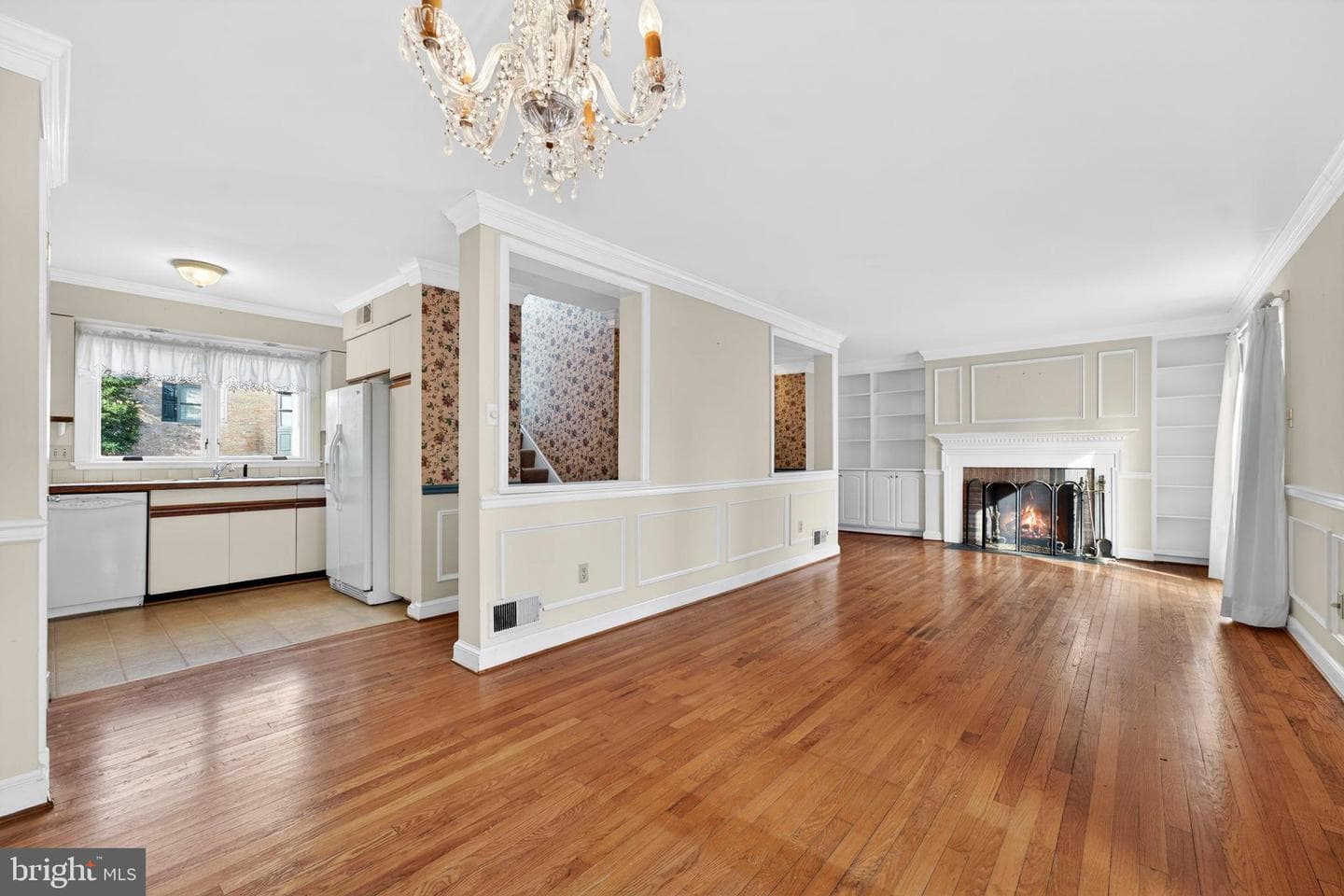 212 E Marshall Street photo 8