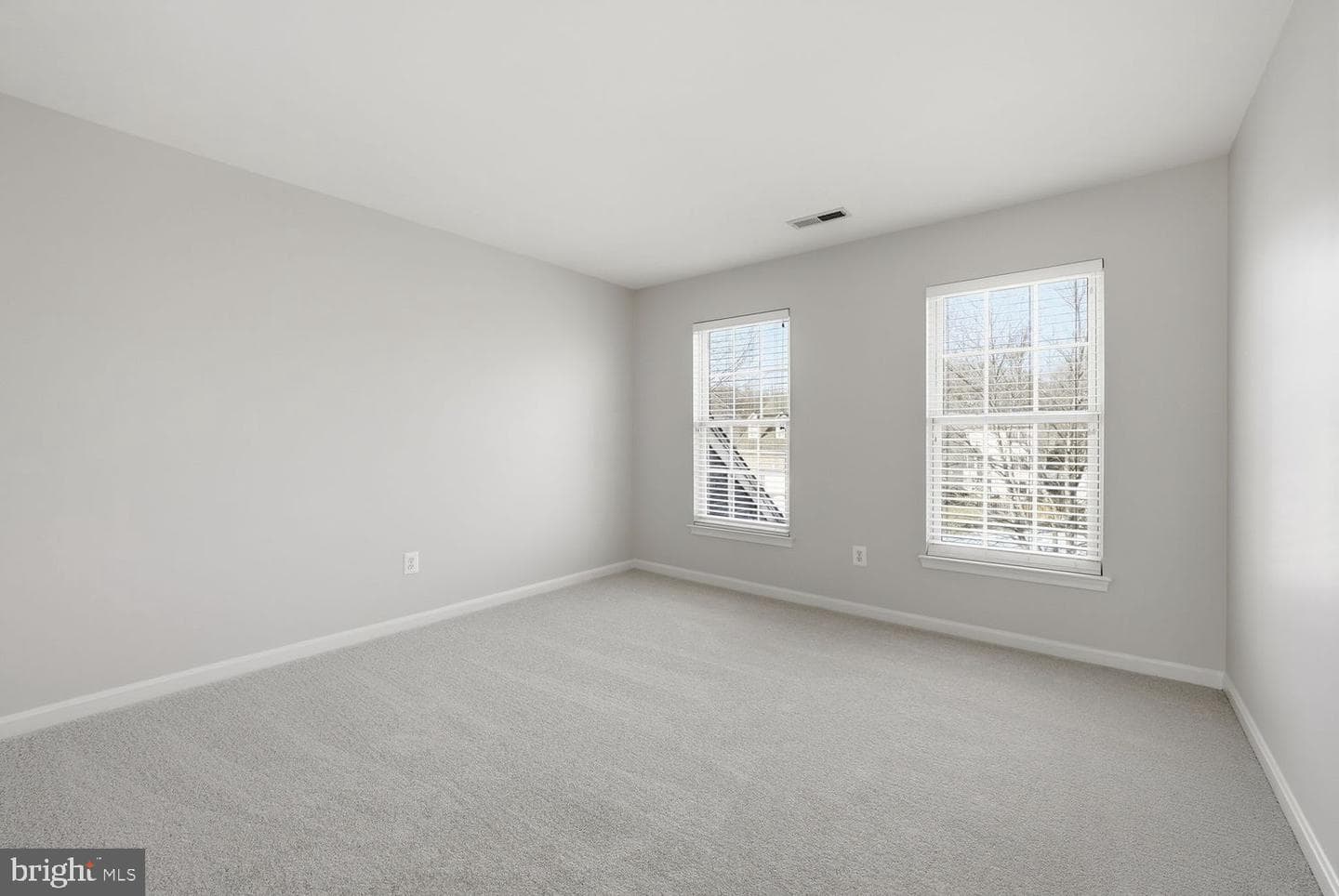 105 Meadowbrook Court SW photo 36