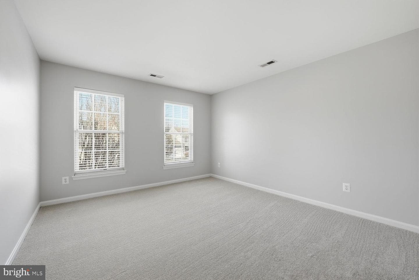 105 Meadowbrook Court SW photo 38