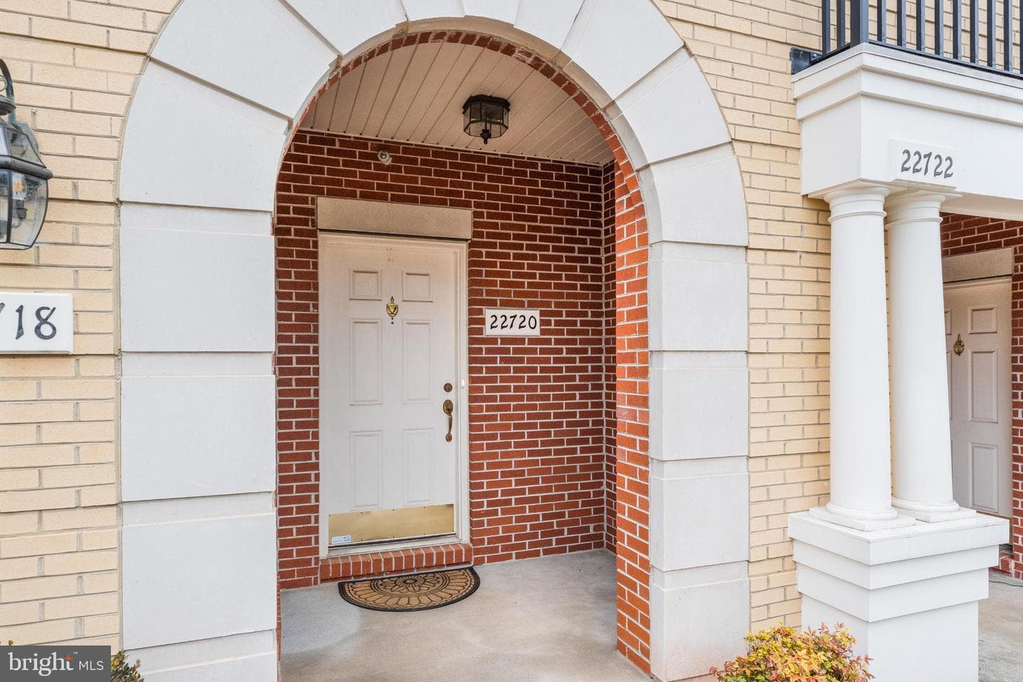22720 Ferncrest Terrace photo 2